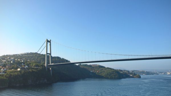 七月的大海 【作者】海子